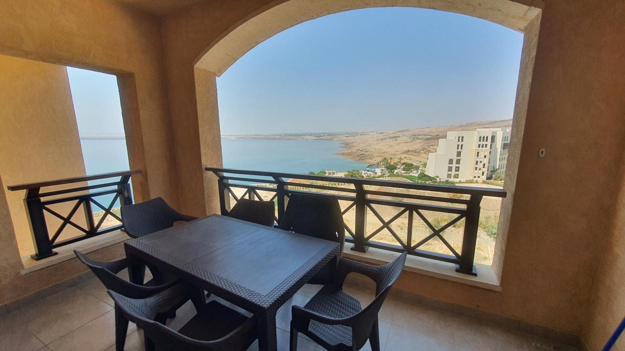 Comfy Stays Sea View Apartments At Deadsea Samarah Resort Sweimeh Стая снимка
